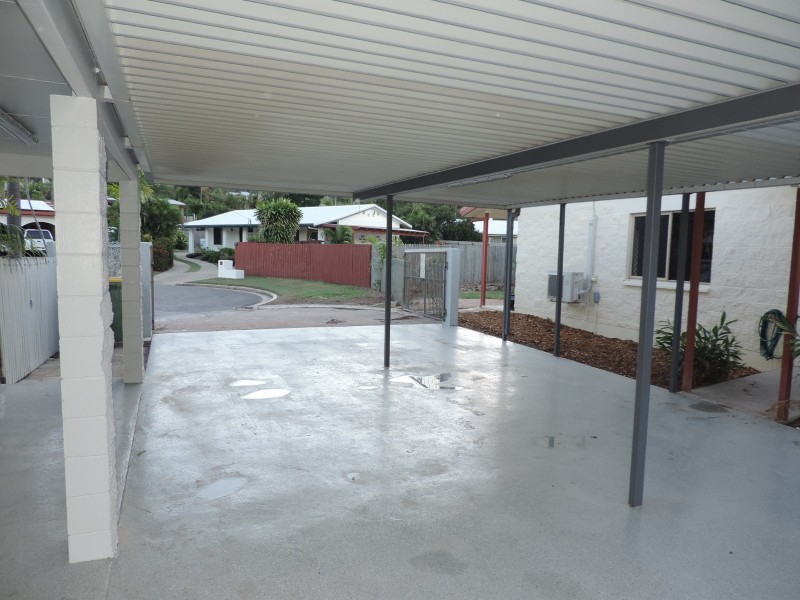 4 YARAI COURT, Mount Louisa QLD 4814