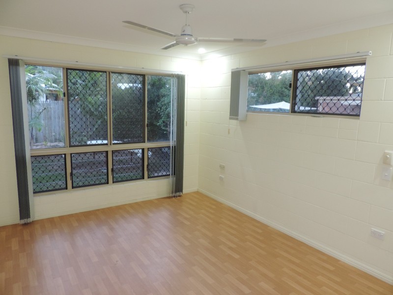 4 YARAI COURT, Mount Louisa QLD 4814