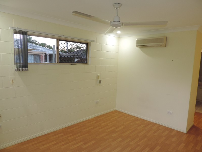 4 YARAI COURT, Mount Louisa QLD 4814