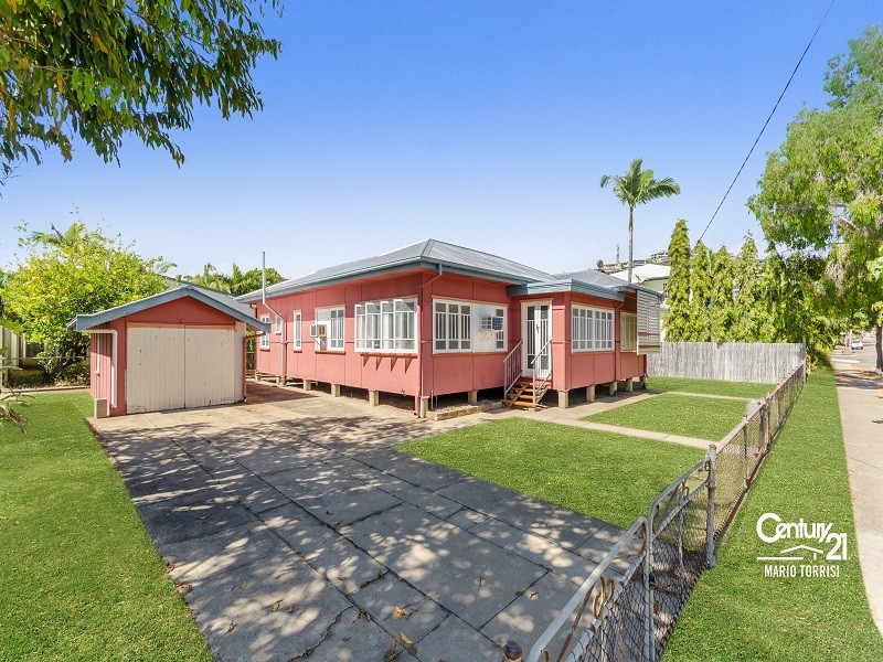 11 HOWITT STREET, North Ward QLD 4810