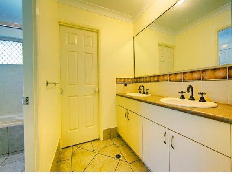 4 Sonata Place, Kirwan QLD 4817