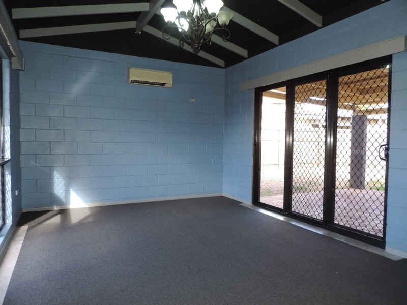 32 YUT FAY AVENUE, Kelso QLD 4815