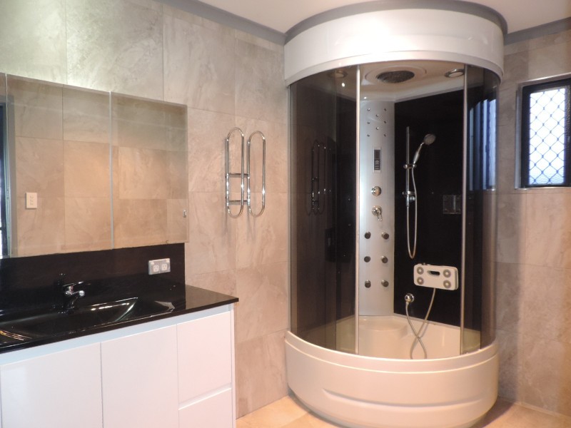 32 YUT FAY AVENUE, Kelso QLD 4815