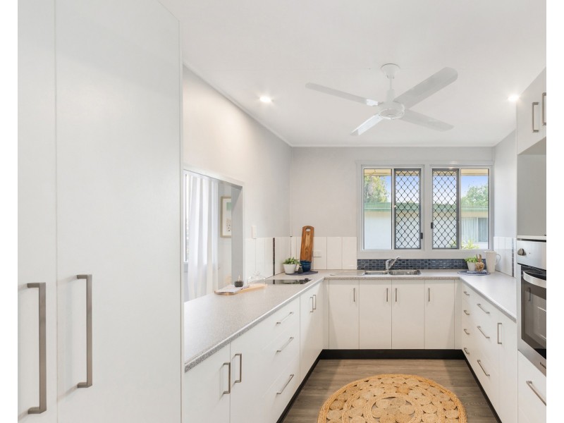 7 BAY STREET, Pallarenda QLD 4810