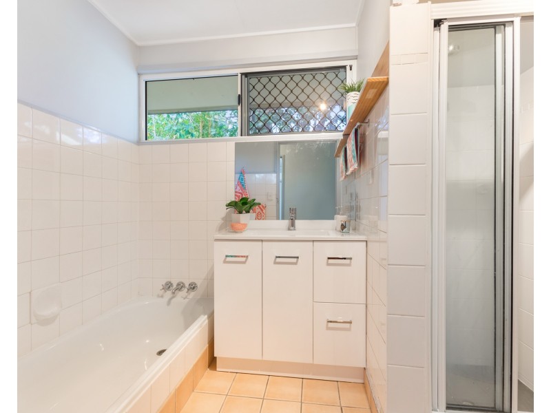 7 BAY STREET, Pallarenda QLD 4810