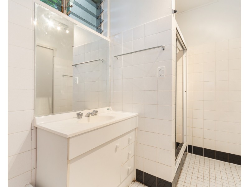 7 BAY STREET, Pallarenda QLD 4810