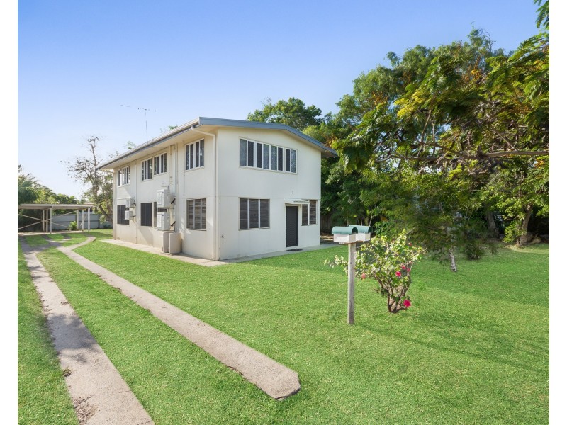 7 BAY STREET, Pallarenda QLD 4810