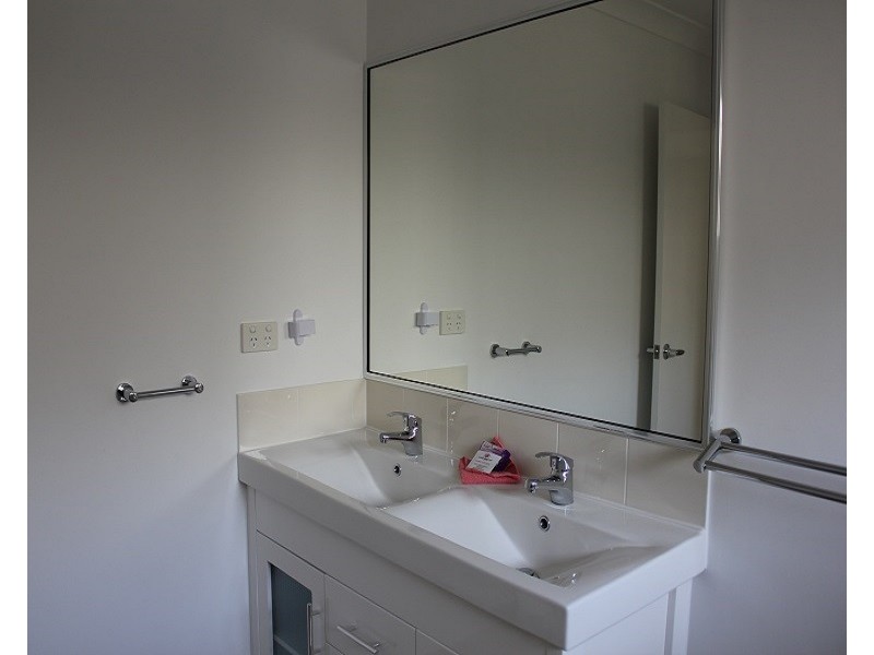 1 WAVE COURT, Kelso QLD 4815