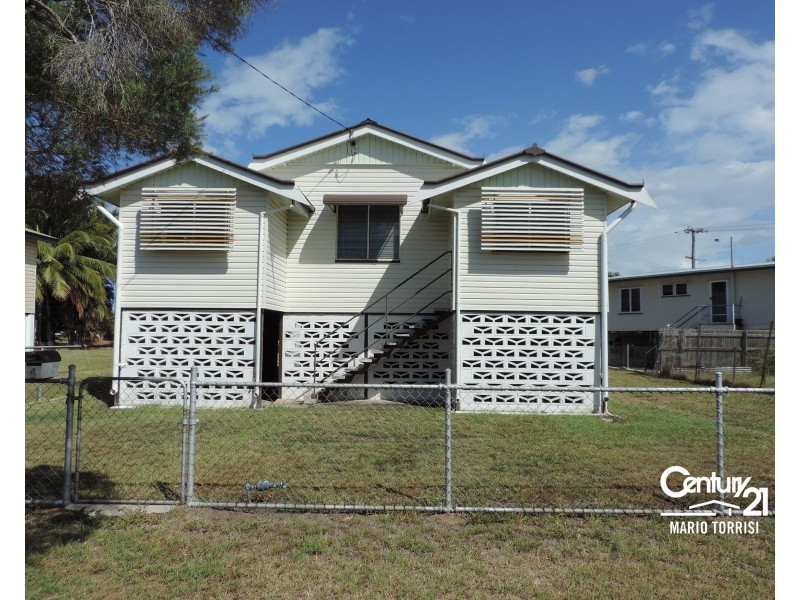 4 TULLY STREET, South Townsville QLD 4810