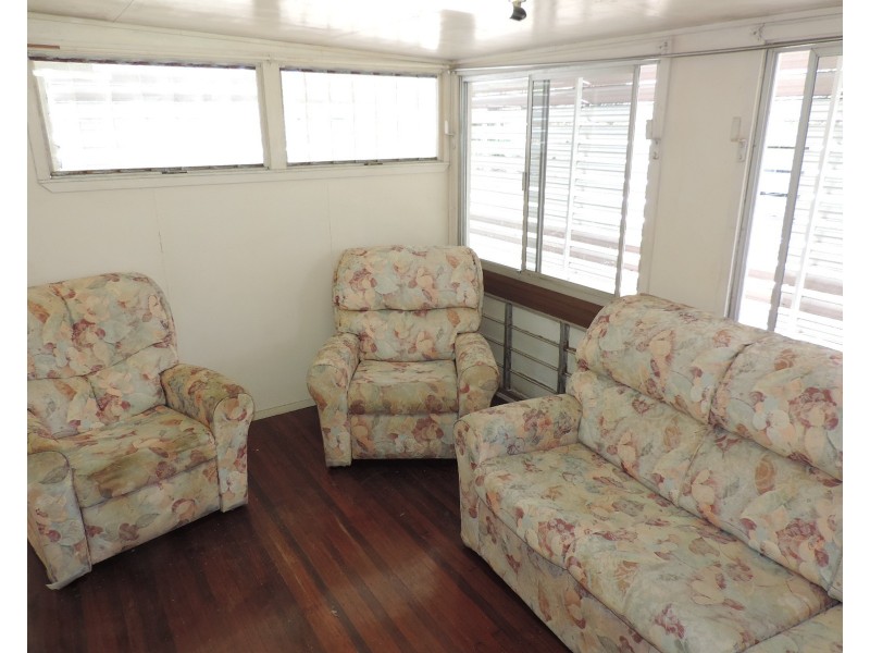 4 TULLY STREET, South Townsville QLD 4810