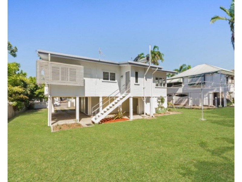 20 TAYLOR STREET, Belgian Gardens QLD 4810