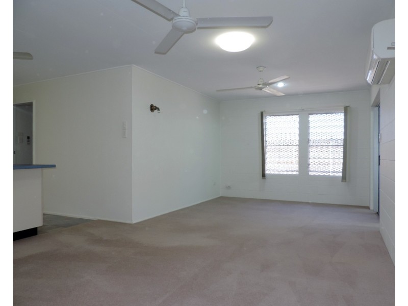 1/35 BAY STREET, Pallarenda QLD 4810