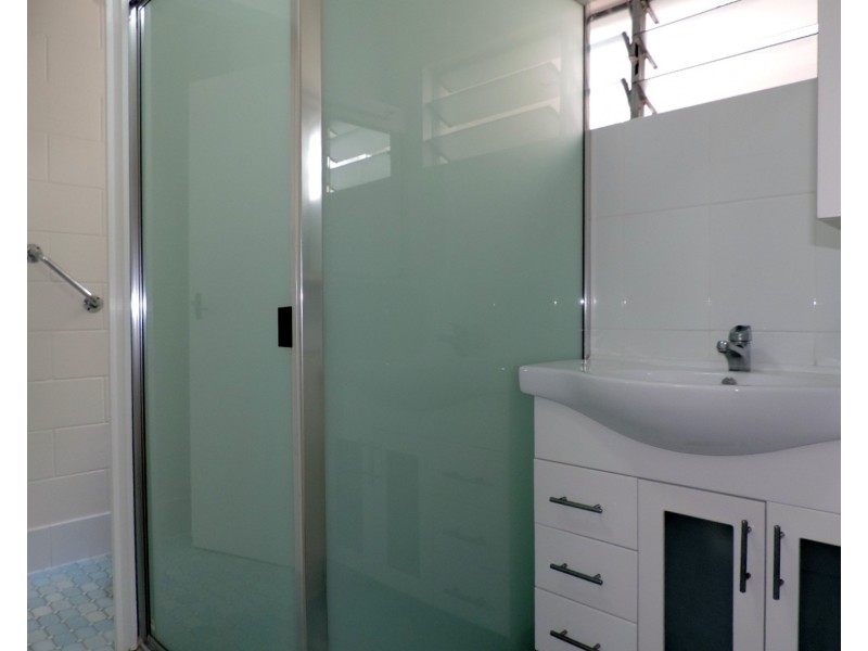 1/35 BAY STREET, Pallarenda QLD 4810