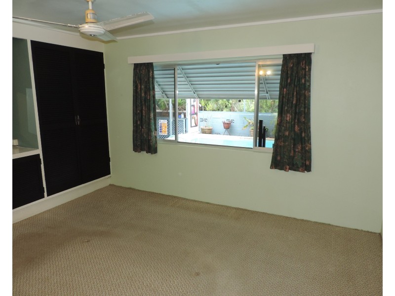 37 WACKETT STREET, Pallarenda QLD 4810