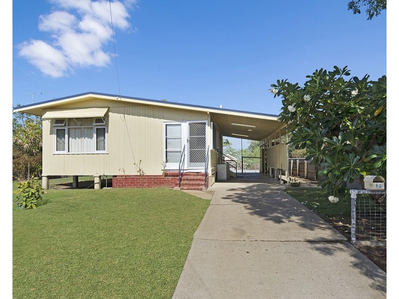 10 BAY STREET, Pallarenda QLD 4810