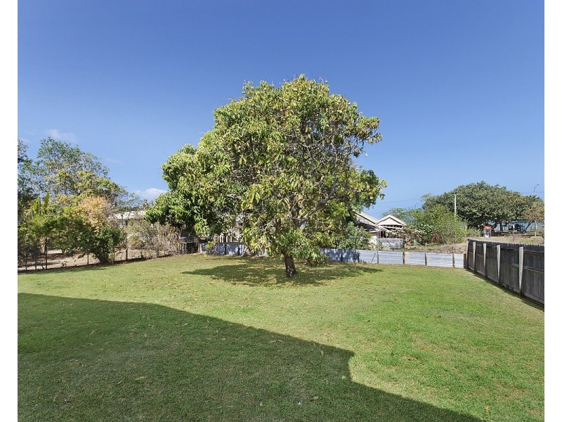 10 BAY STREET, Pallarenda QLD 4810