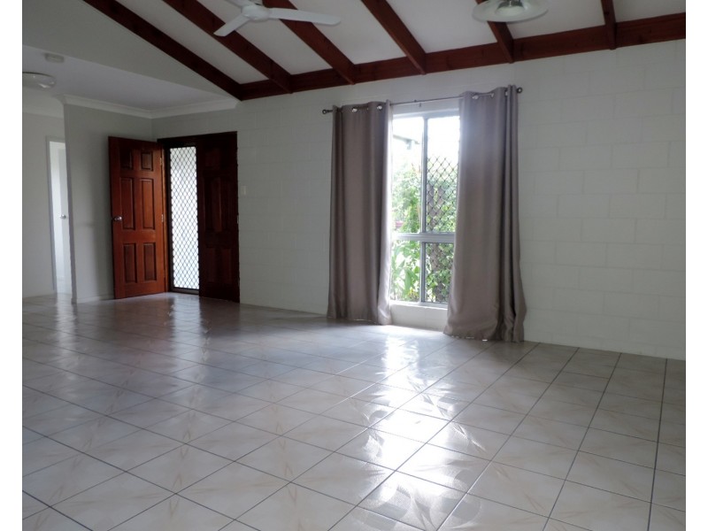 1 Petersen Crt, Douglas QLD 4814