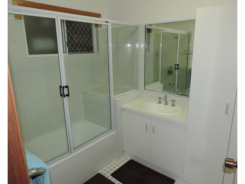 4/27 GREENSLADE STREET, West End QLD 4810