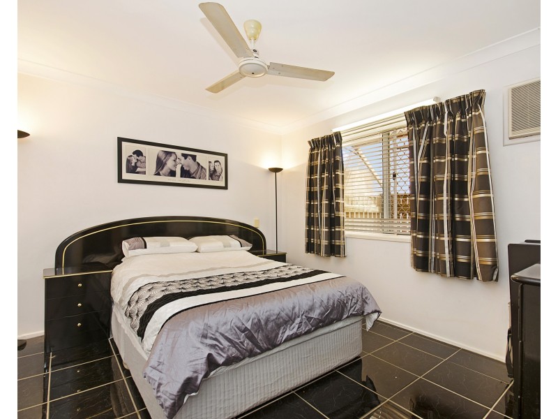 18 REDWOOD AVENUE, Kirwan QLD 4817