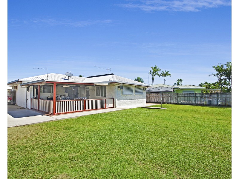 18 REDWOOD AVENUE, Kirwan QLD 4817