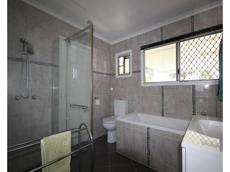 25 Buna Avenue, Mundingburra QLD 4812