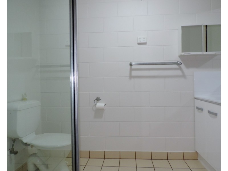 13/36  Henry Street, West End QLD 4810