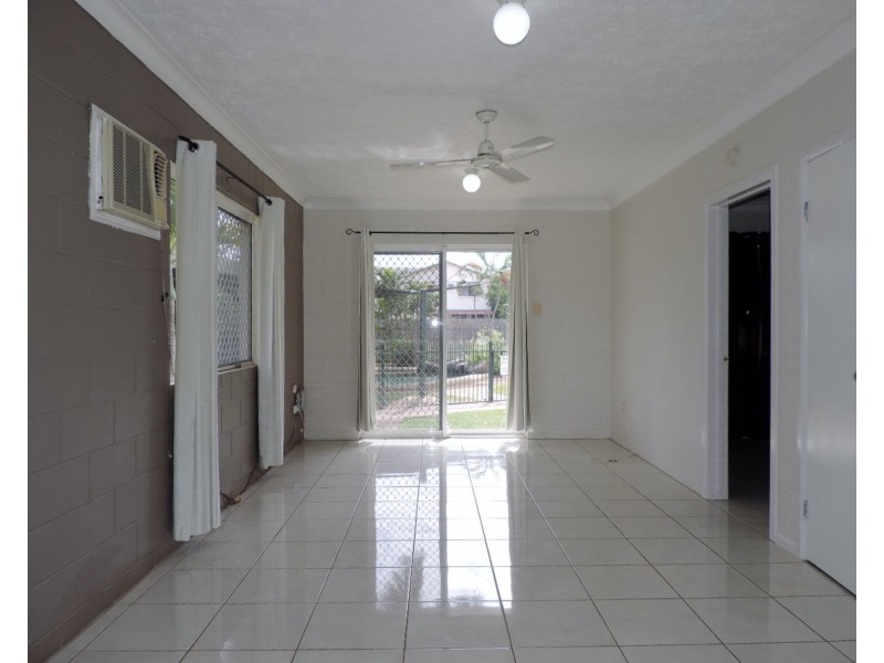 13/36  Henry Street, West End QLD 4810