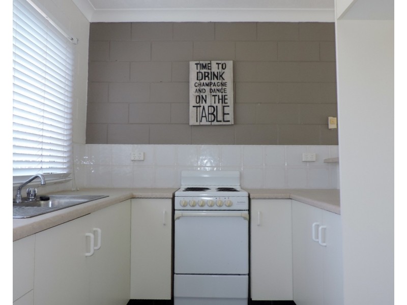 13/36  Henry Street, West End QLD 4810