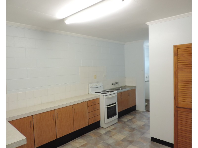 2/211 CHARLES STREET, Heatley QLD 4814