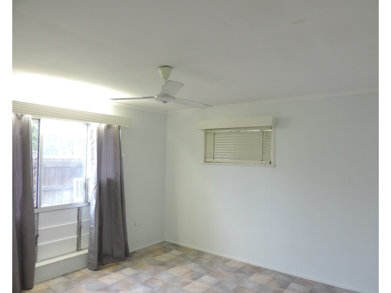 2/211 CHARLES STREET, Heatley QLD 4814