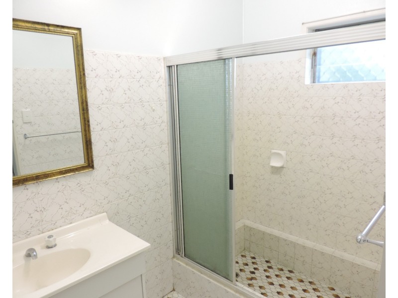 2/211 CHARLES STREET, Heatley QLD 4814