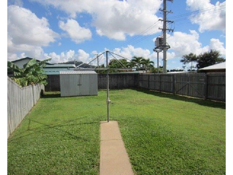 2/211 CHARLES STREET, Heatley QLD 4814