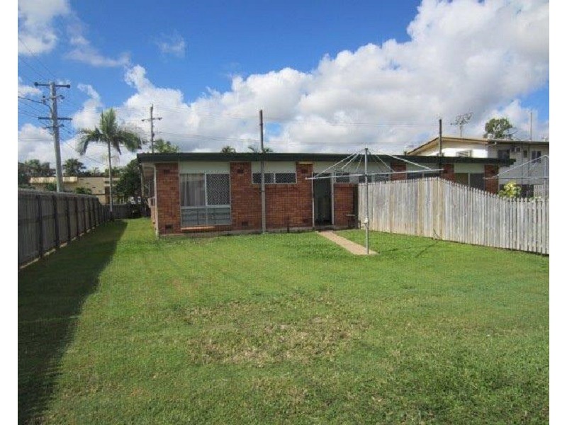 2/211 CHARLES STREET, Heatley QLD 4814