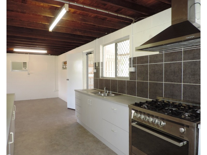 23  SONIA STREET, Rasmussen QLD 4815