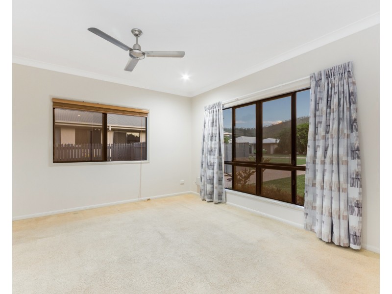 9 SANTIAGO COURT, Mount Louisa QLD 4814