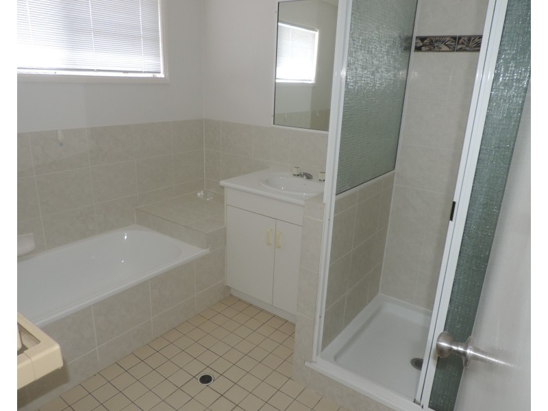 3/15  LOWTH STREET, Rosslea QLD 4812