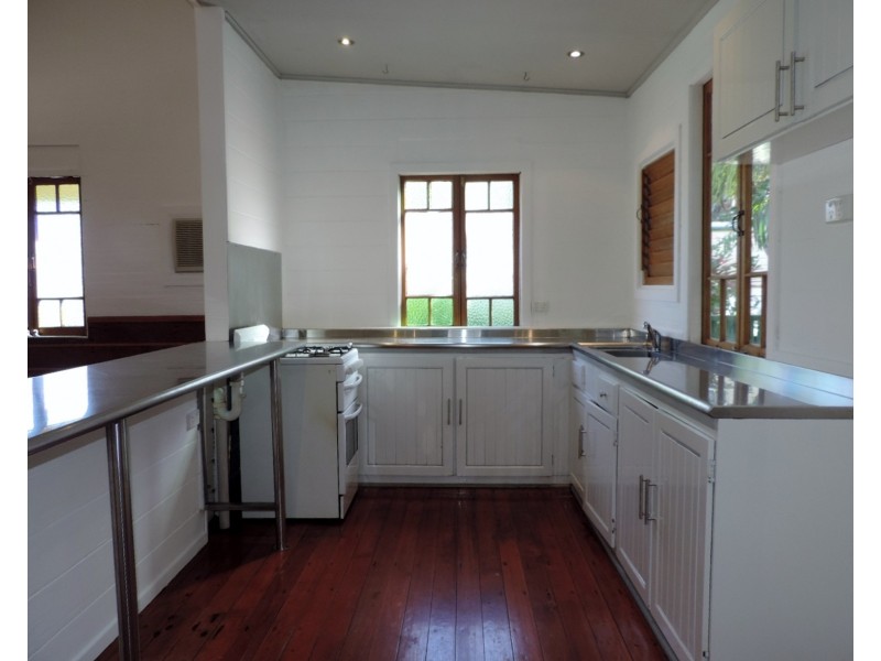 4 Fourth Avenue, South Townsville QLD 4810