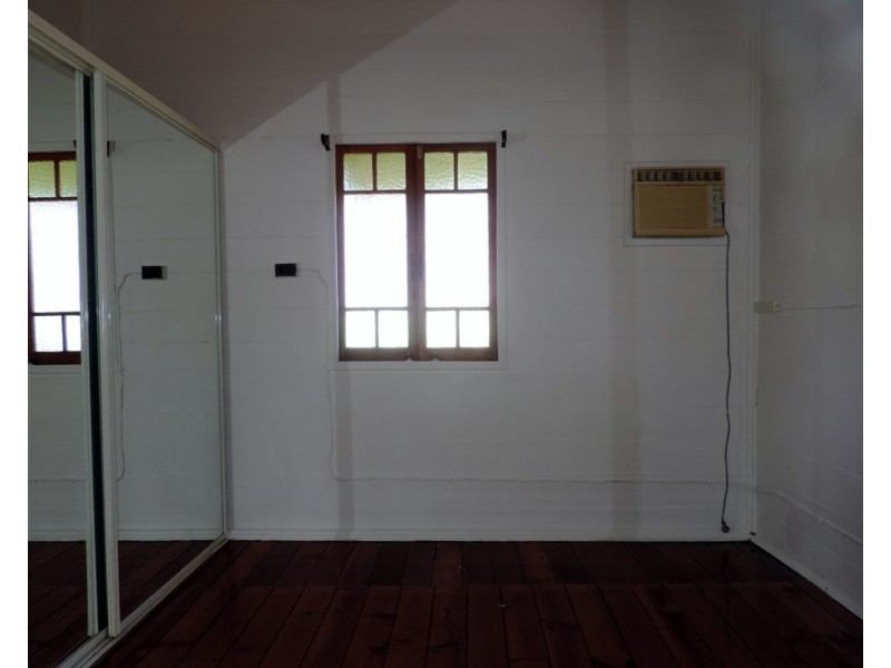 4 Fourth Avenue, South Townsville QLD 4810