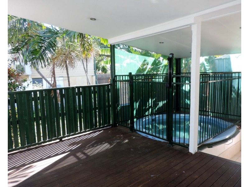 4 Fourth Avenue, South Townsville QLD 4810