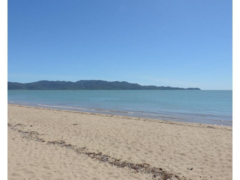 14 SALLOWS STREET, Pallarenda QLD 4810