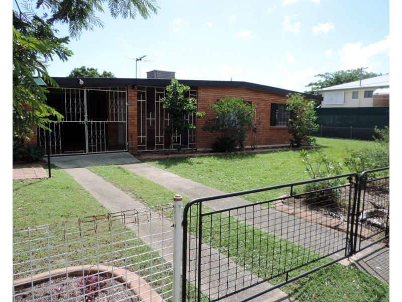 9 VIVIAN STREET, Gulliver QLD 4812