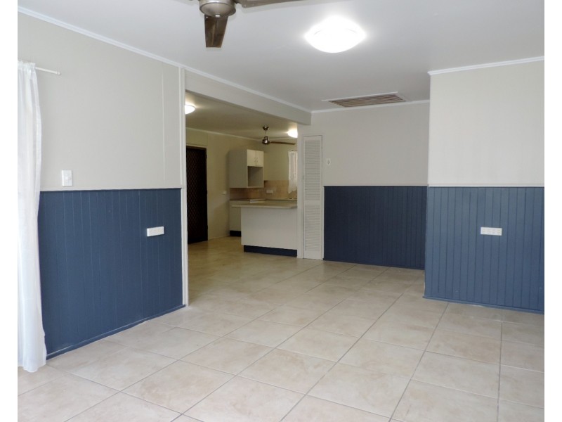 9 VIVIAN STREET, Gulliver QLD 4812