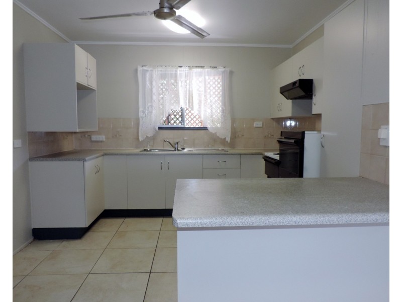 9 VIVIAN STREET, Gulliver QLD 4812