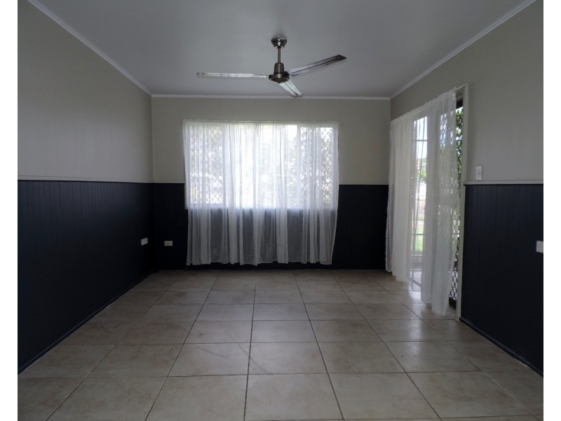 9 VIVIAN STREET, Gulliver QLD 4812