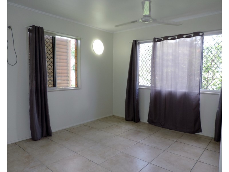 9 VIVIAN STREET, Gulliver QLD 4812