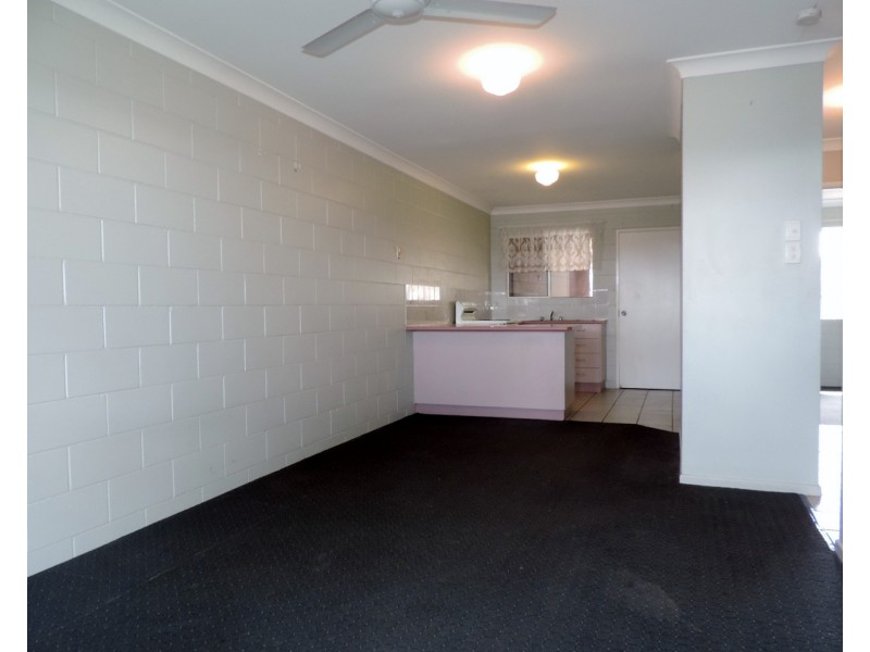 11/28 HENRY STREET, West End QLD 4810