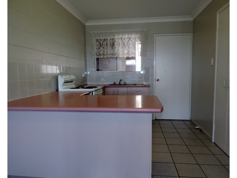 11/28 HENRY STREET, West End QLD 4810