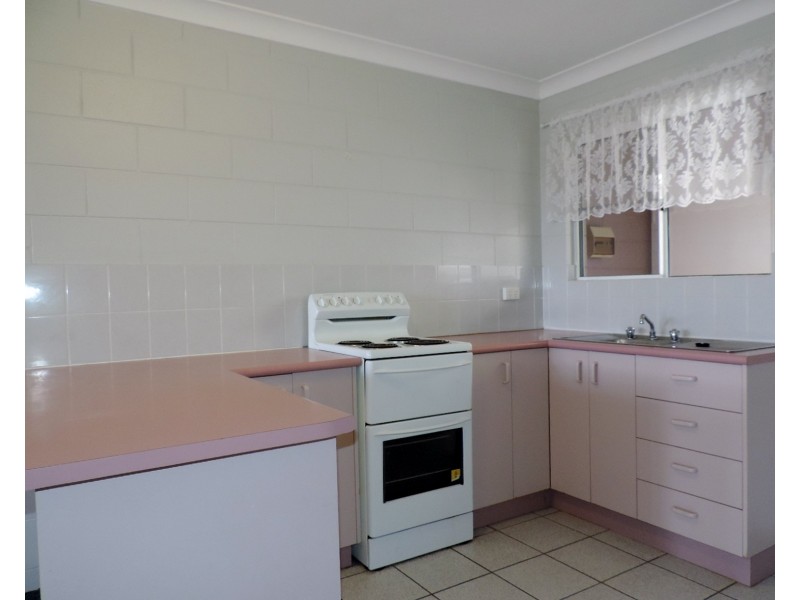 11/28 HENRY STREET, West End QLD 4810