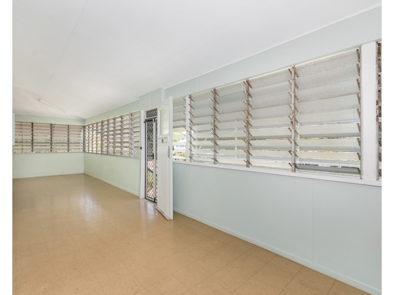 19 TENTH AVENUE, Railway Estate QLD 4810