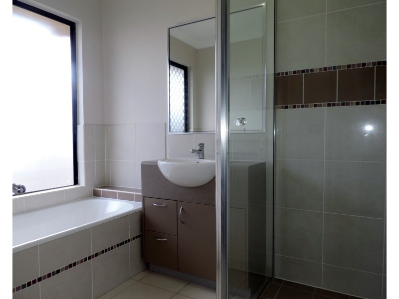 8 RIPON COURT, Mount Low QLD 4818